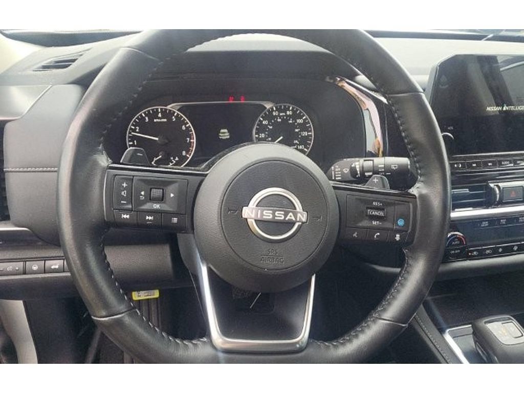 Used 2024 Nissan Pathfinder SL w/ Black Appearance Package AWD/4WD image 7