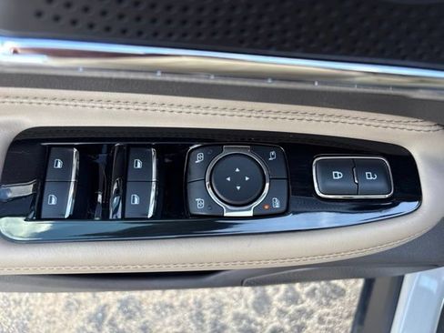 Used 2024 Lincoln Corsair AWD w/ Equipment Group 101A image 34