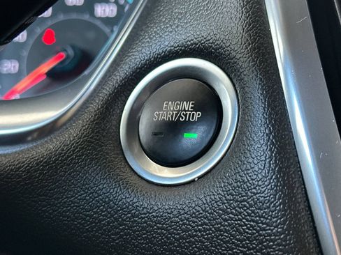 Certified 2022 Chevrolet Traverse RS FWD image 32
