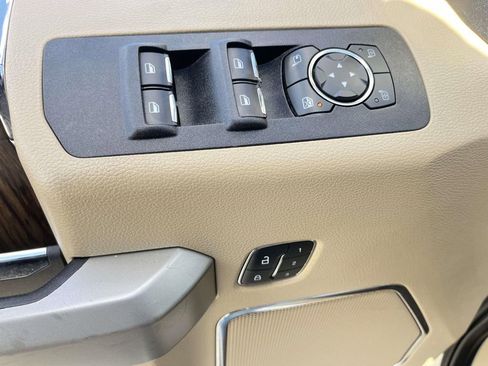 Used 2019 Ford F150 Lariat w/ Equipment Group 502A Luxury image 13