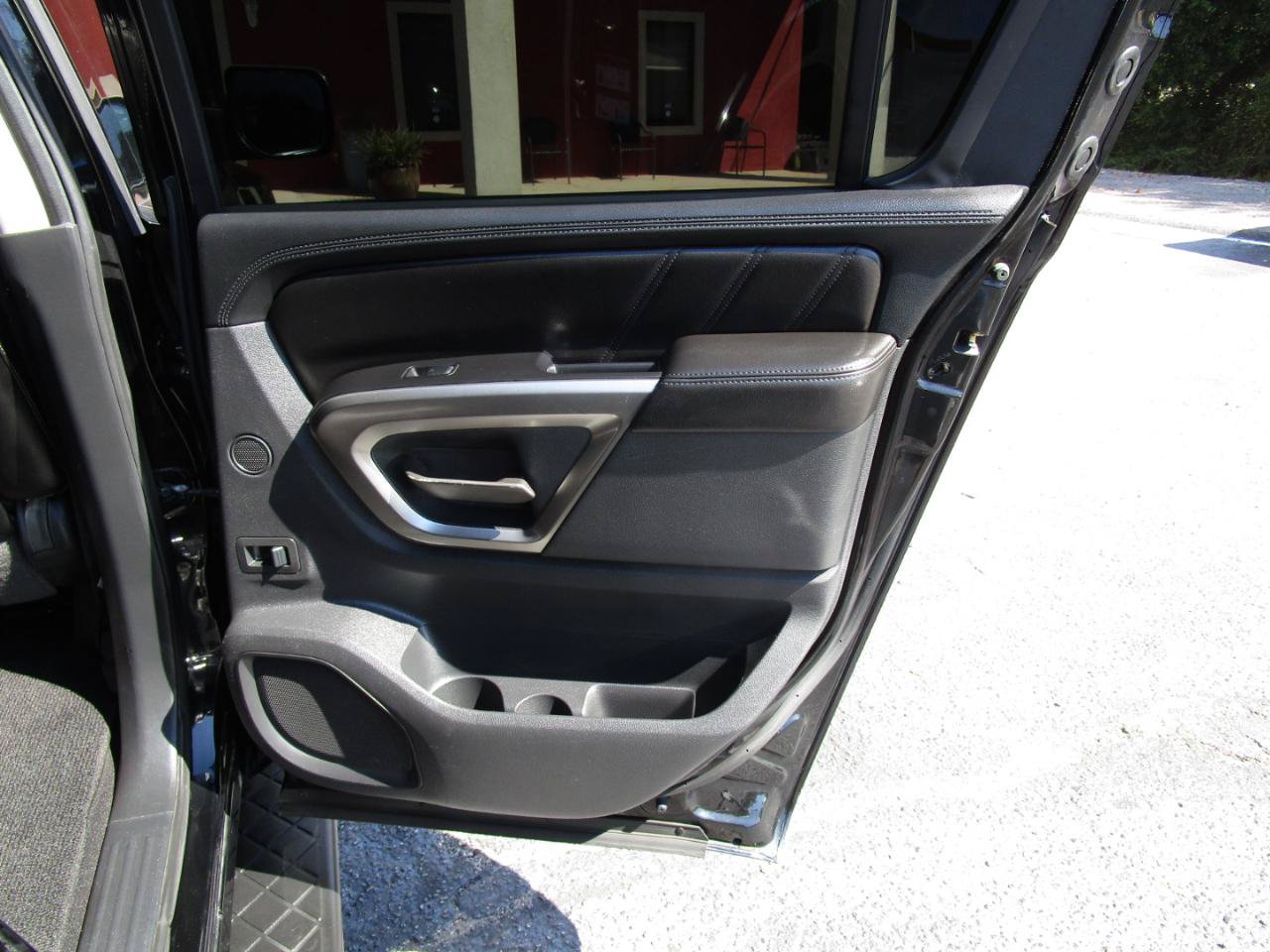 Used 2015 Nissan Armada Platinum RWD image 32