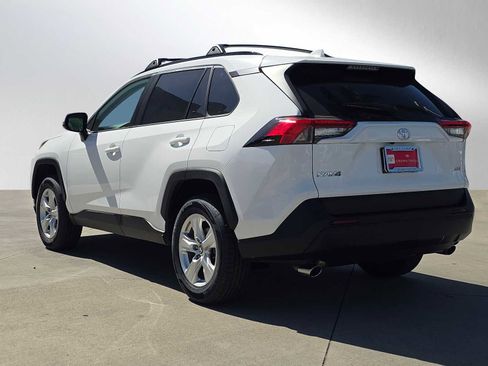 Certified 2021 Toyota RAV4 XLE w/ Convenience Package FWD image 5