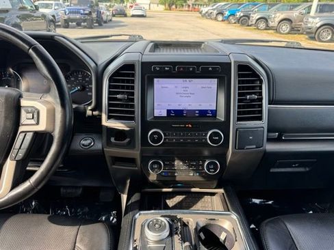Used 2021 Ford Expedition XLT AWD/4WD image 19