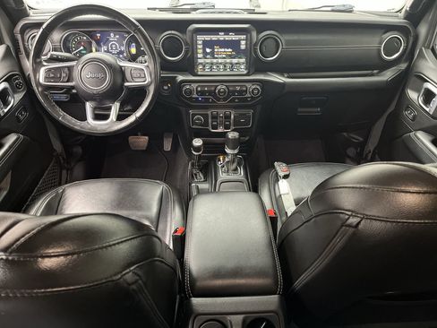 Used 2023 Jeep Wrangler Unlimited Sahara w/ Cold Weather Group AWD/4WD image 4