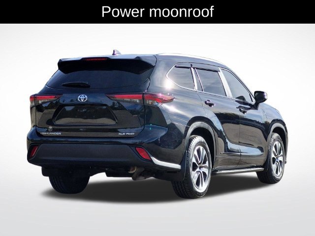 Used 2024 Toyota Highlander XLE AWD/4WD image 6