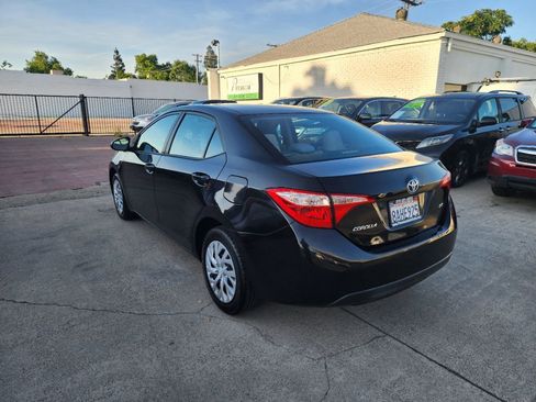Used 2018 Toyota Corolla LE FWD image 3