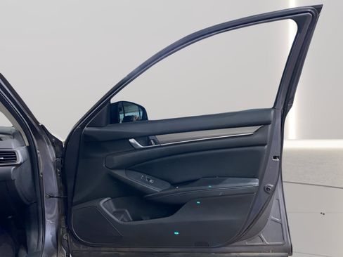 Used 2018 Honda Accord LX image 23