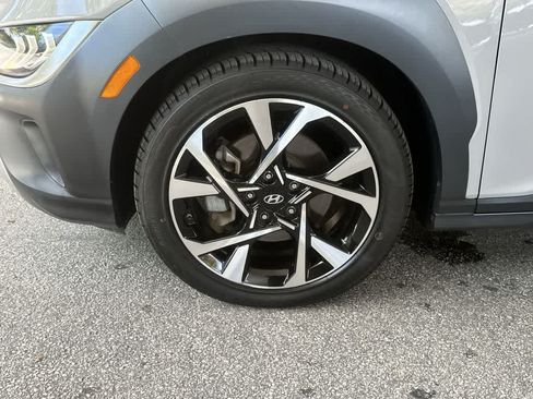 Used 2022 Hyundai Kona Limited FWD image 10