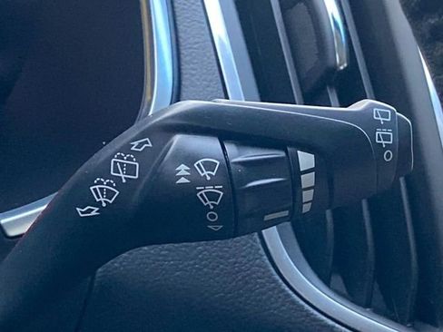 Used 2018 Ford Edge Titanium image 23