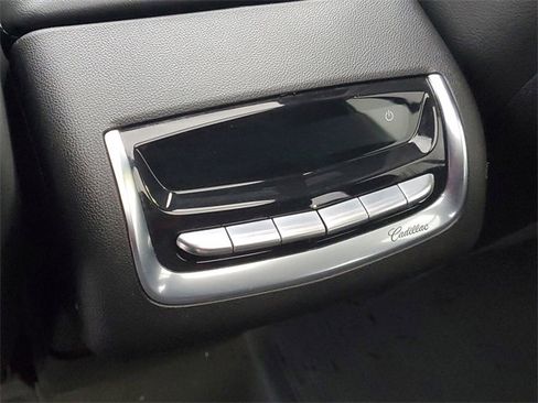 Certified 2023 Cadillac XT6 Luxury image 32