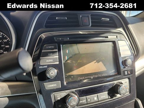 Used 2023 Nissan Maxima SV image 27