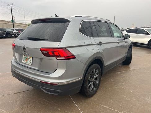 Used 2024 Volkswagen Tiguan SE image 3