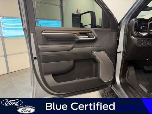 Used 2024 Chevrolet Silverado 2500 High Country w/ High Country Premium Package image 24