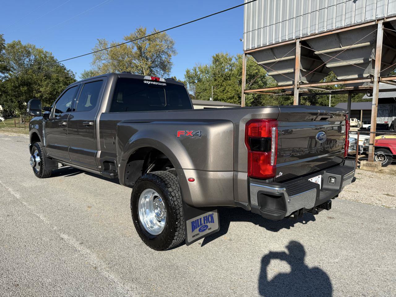Used 2023 Ford F350 Lariat w/ Lariat Ultimate Package AWD/4WD image 3