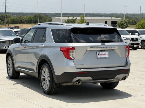 Used 2023 Ford Explorer Limited RWD image 4