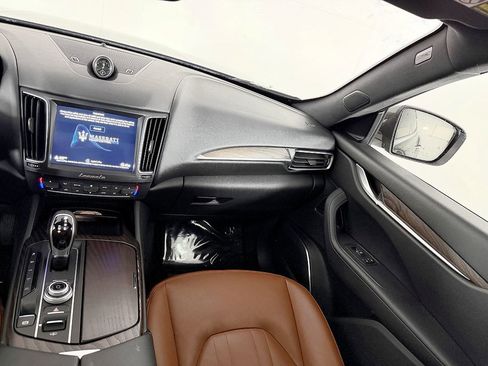 Used 2018 Maserati Levante AWD/4WD image 61