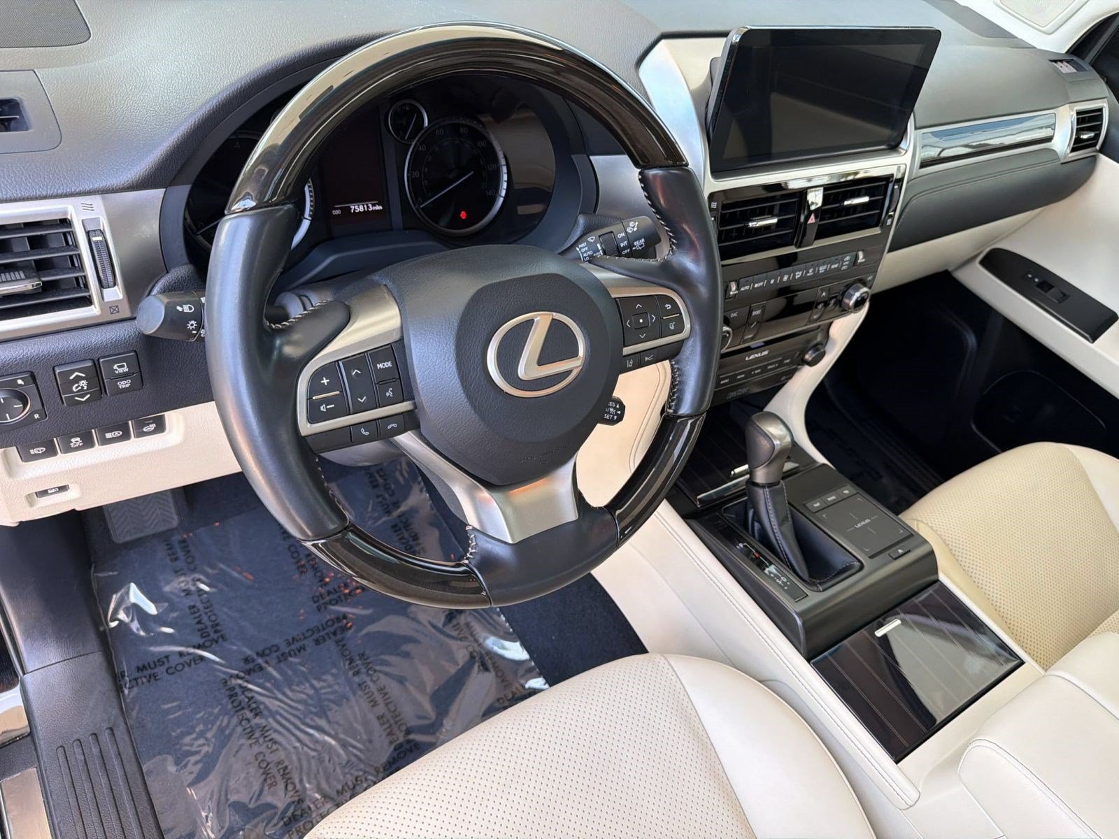 Used 2023 Lexus GX 460 Luxury w/ Sport Design Package AWD/4WD image 4