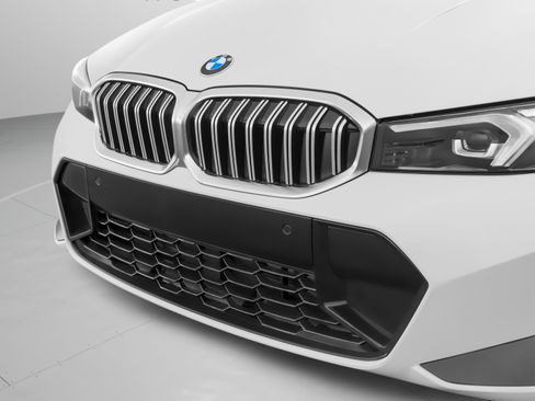 Used 2024 BMW 330i Sedan w/ Convenience Package RWD image 57
