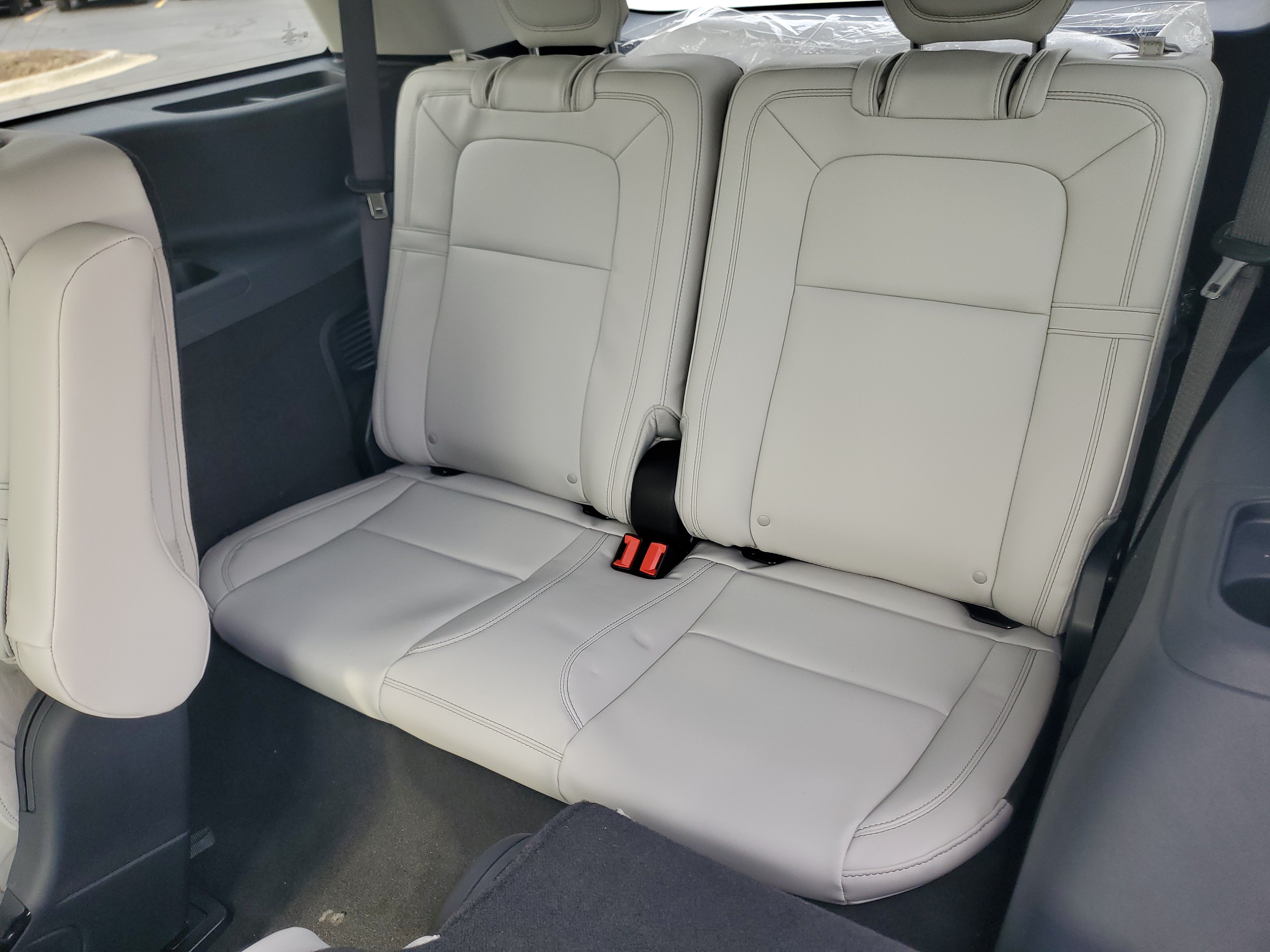 New 2027 Lincoln Aviator Reserve w/ Jet Appearance Package AWD/4WD image 28