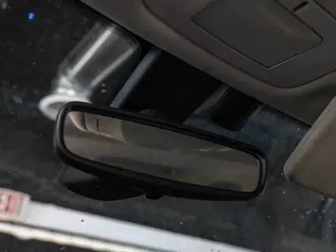 Used 2018 Chrysler Pacifica Touring Plus w/ Tire & Wheel Group FWD image 28
