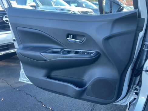 New 2025 Nissan Versa SR w/ Trunk Package image 34