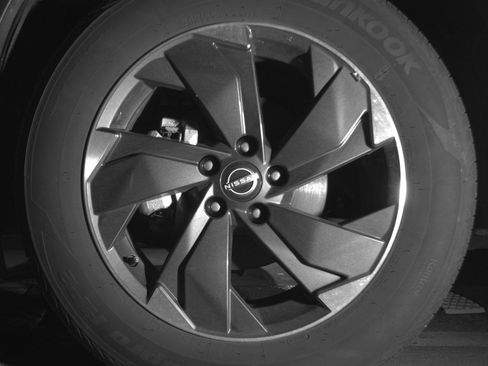 Used 2025 Nissan Rogue SV image 12