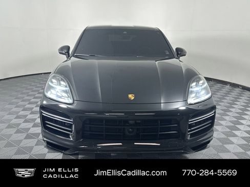 Used 2022 Porsche Cayenne Turbo S image 2