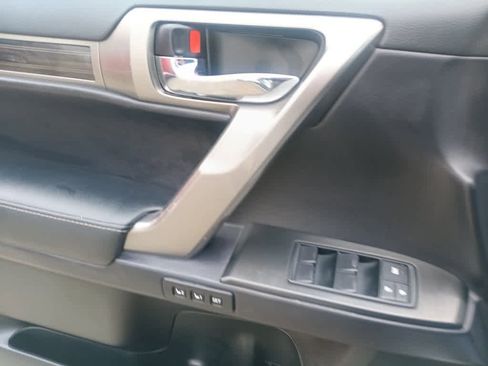 Used 2022 Lexus GX 460 Premium w/ Premium Package image 15
