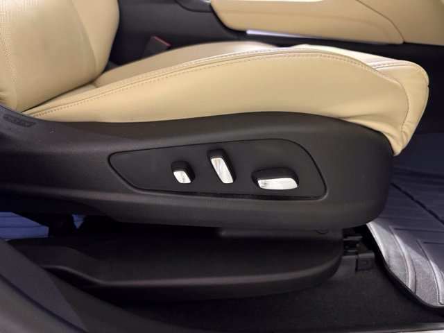 Used 2017 Cadillac XT5 Luxury w/ Driver Awareness Package FWD image 31