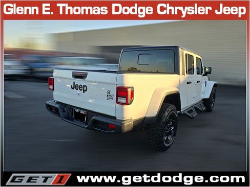 Certified 2023 Jeep Gladiator Willys image 9