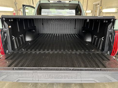 Used 2025 Toyota Tundra Limited AWD/4WD image 41