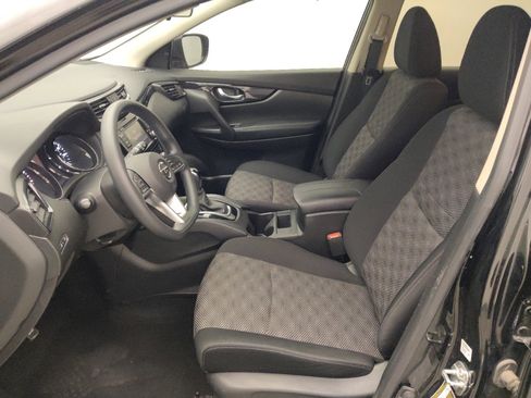 Used 2020 Nissan Rogue Sport SV image 17