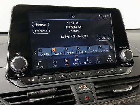 Used 2020 Nissan Altima 2.0 Platinum FWD image 21