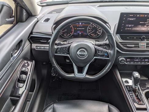 Used 2023 Nissan Altima 2.0 SR FWD image 15