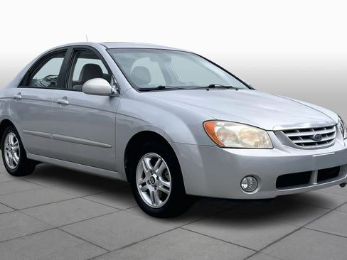 Used 2005 Kia Spectra LX image 2
