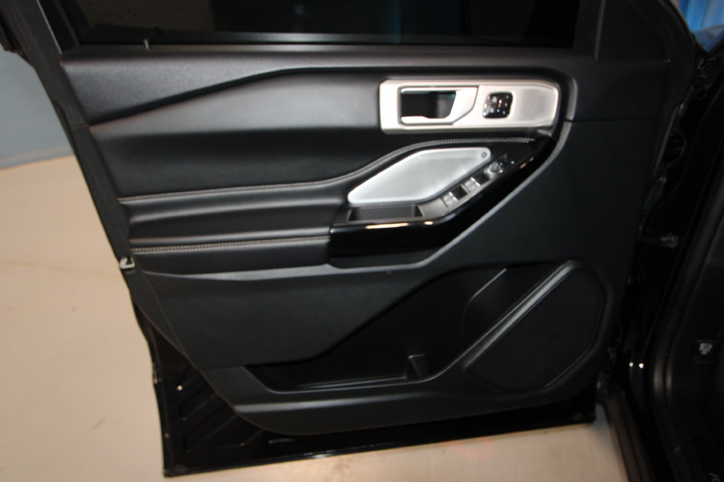 Used 2023 Ford Explorer ST w/ Equipment Group 401A AWD/4WD image 5