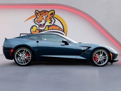 Used 2016 Chevrolet Corvette Stingray Coupe w/ 2LT Preferred Equipment Group RWD image 4