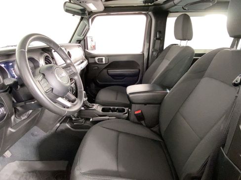 Used 2022 Jeep Wrangler Sport S image 24