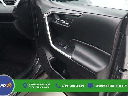 Used 2022 Toyota RAV4 XLE Premium FWD image 16
