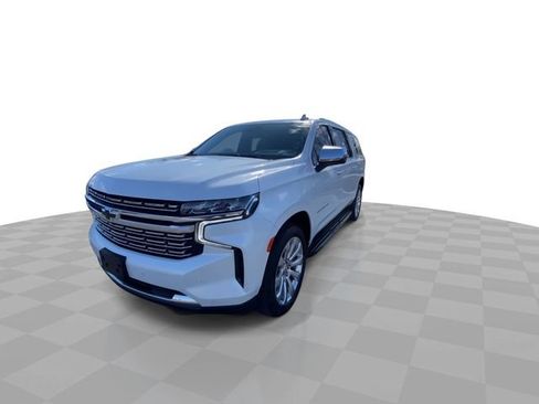 Used 2024 Chevrolet Suburban Premier w/ Premium Package AWD/4WD image 6