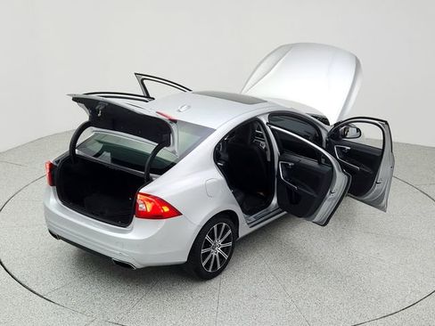 Used 2018 Volvo S60 T5 Inscription image 41