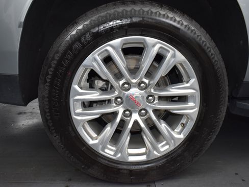Used 2024 GMC Yukon SLT image 9
