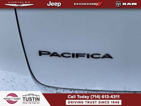 New 2026 Chrysler Pacifica Select FWD image 8