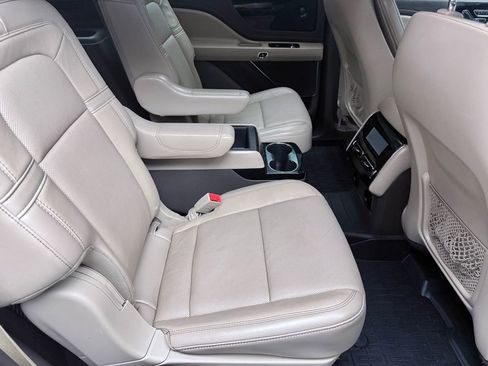 Used 2021 Lincoln Aviator Reserve w/ Equipment Group 201A image 13