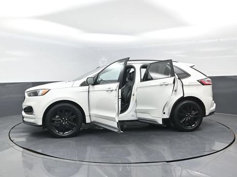 Certified 2024 Ford Edge ST-Line AWD/4WD image 28