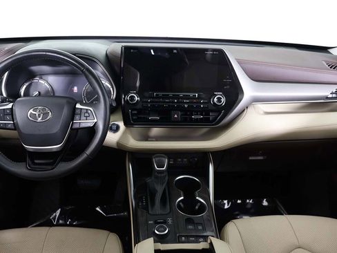 Used 2022 Toyota Highlander Limited image 43
