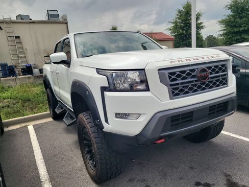 Used 2023 Nissan Frontier SV w/ SV Convenience Package AWD/4WD image 3