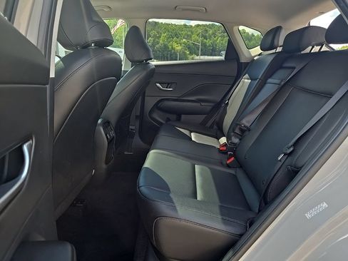 Used 2024 Hyundai Kona Limited FWD image 18