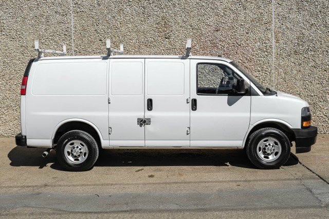 Used 2020 Chevrolet Express 3500 w/ Driver Convenience Package RWD image 7