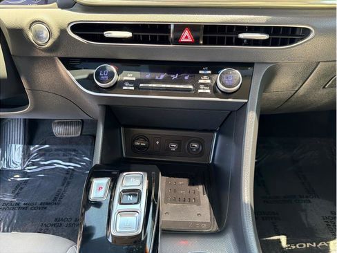 Used 2023 Hyundai Sonata SEL w/ Convenience Package FWD image 10